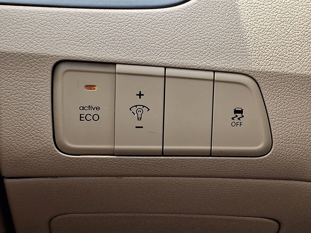 Thumbnail: 2012 Hyundai Elantra - 23