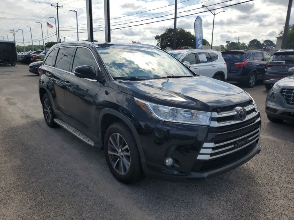 Thumbnail: 2019 Toyota Highlander - 3