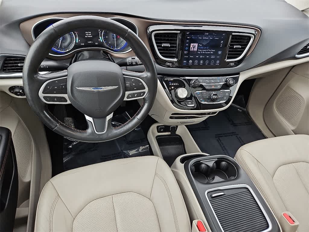 Thumbnail: 2019 Chrysler Pacifica - 12