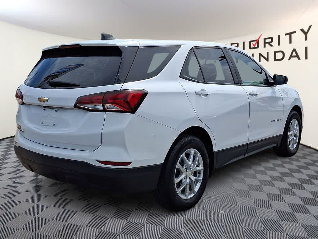 Thumbnail: 2023 Chevrolet Equinox - 4