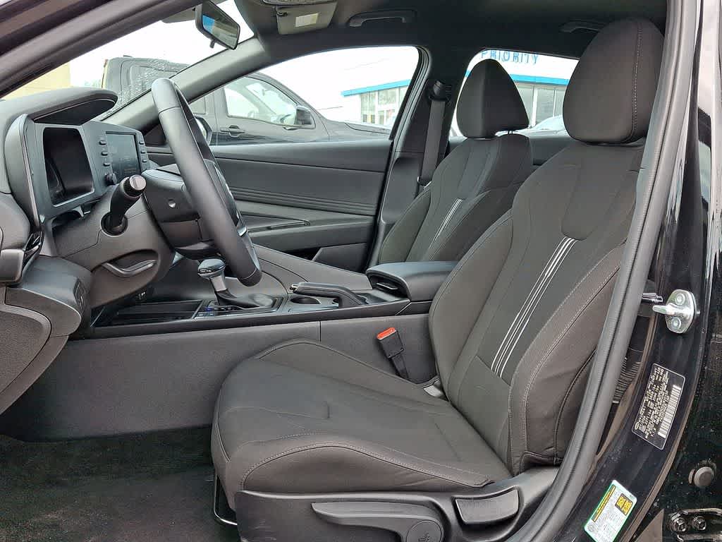 Thumbnail: 2025 Hyundai Elantra - 12