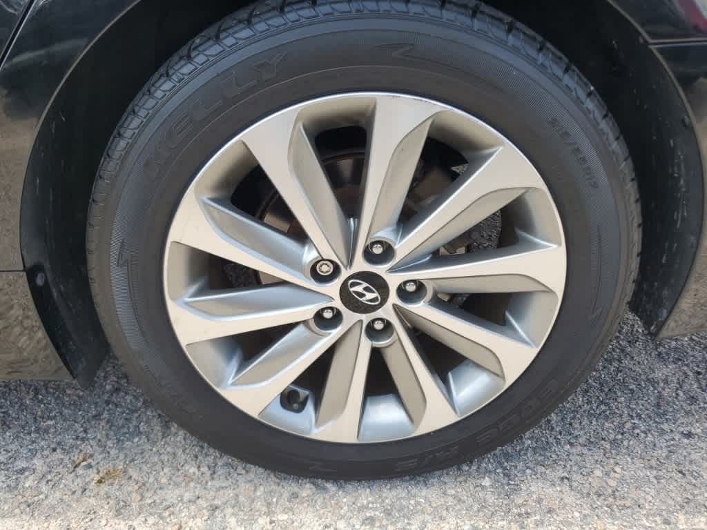 Thumbnail: 2017 Hyundai Sonata - 10