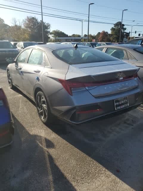 Thumbnail: 2025 Hyundai Elantra - 4