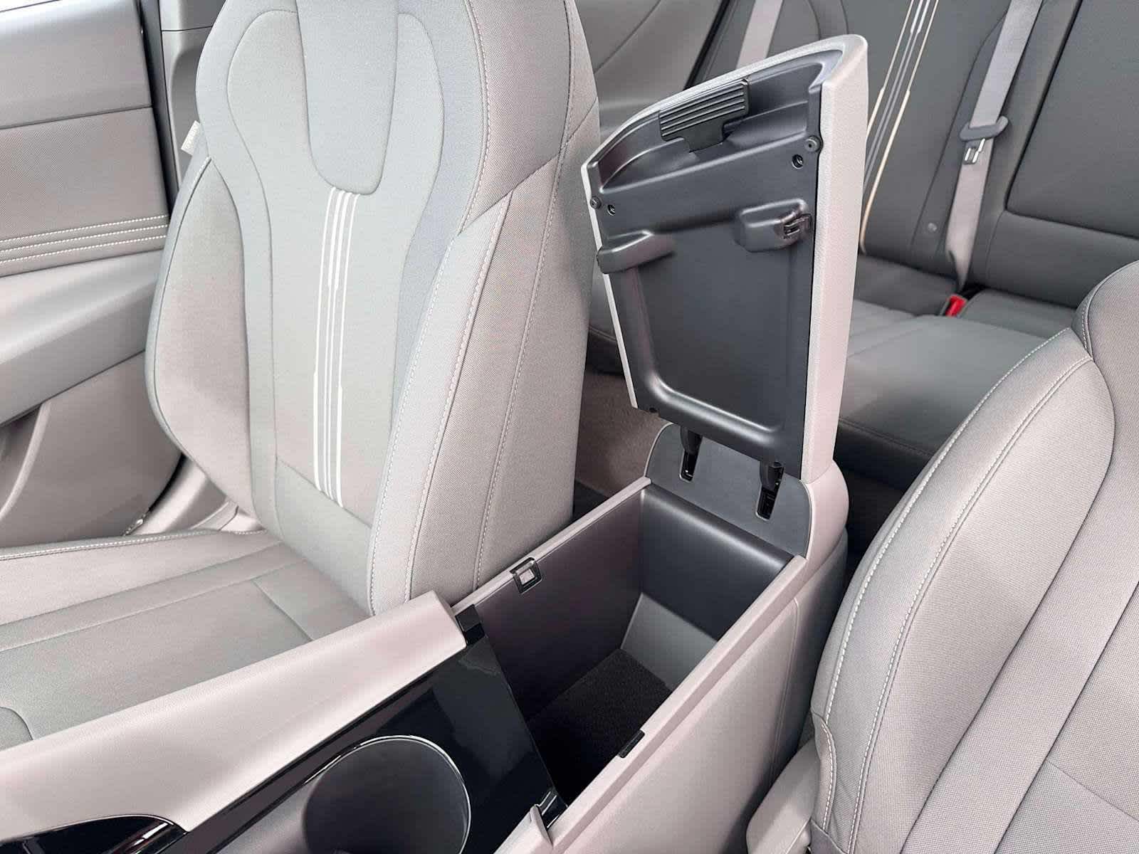 Thumbnail: 2026 Hyundai Elantra - 2