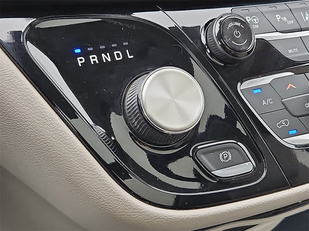 Thumbnail: 2019 Chrysler Pacifica - 16