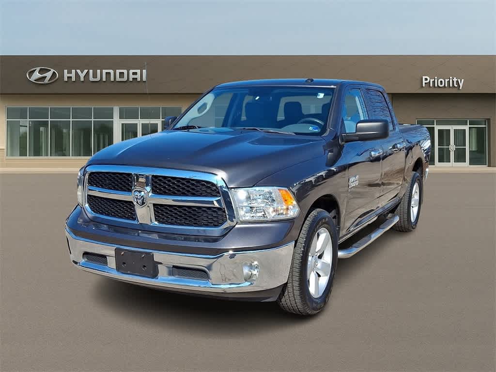 Thumbnail: 2020 RAM 1500 Classic - 1
