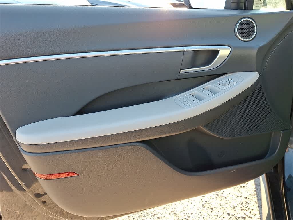 Thumbnail: 2023 Hyundai Sonata - 12