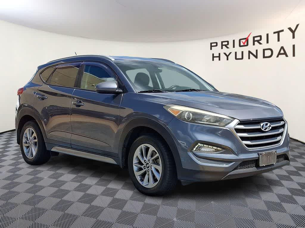 Thumbnail: 2017 Hyundai Tucson - 3