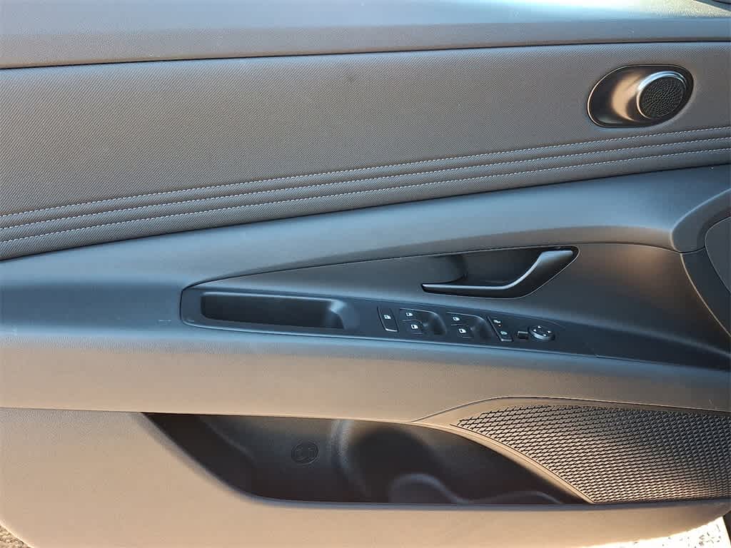 Thumbnail: 2025 Hyundai Elantra - 12