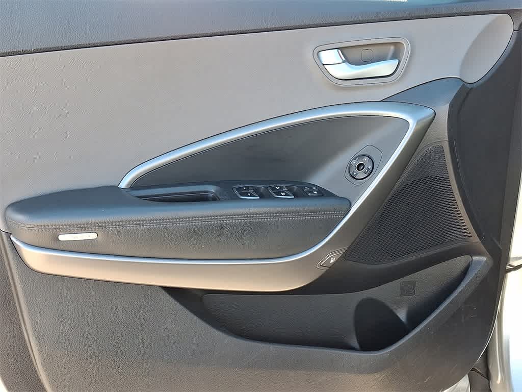 Thumbnail: 2016 Hyundai Santa Fe - 12