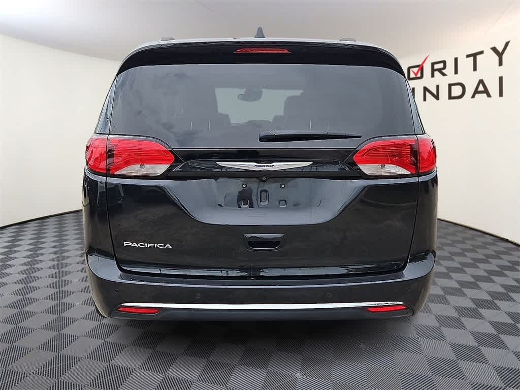 Thumbnail: 2019 Chrysler Pacifica - 5