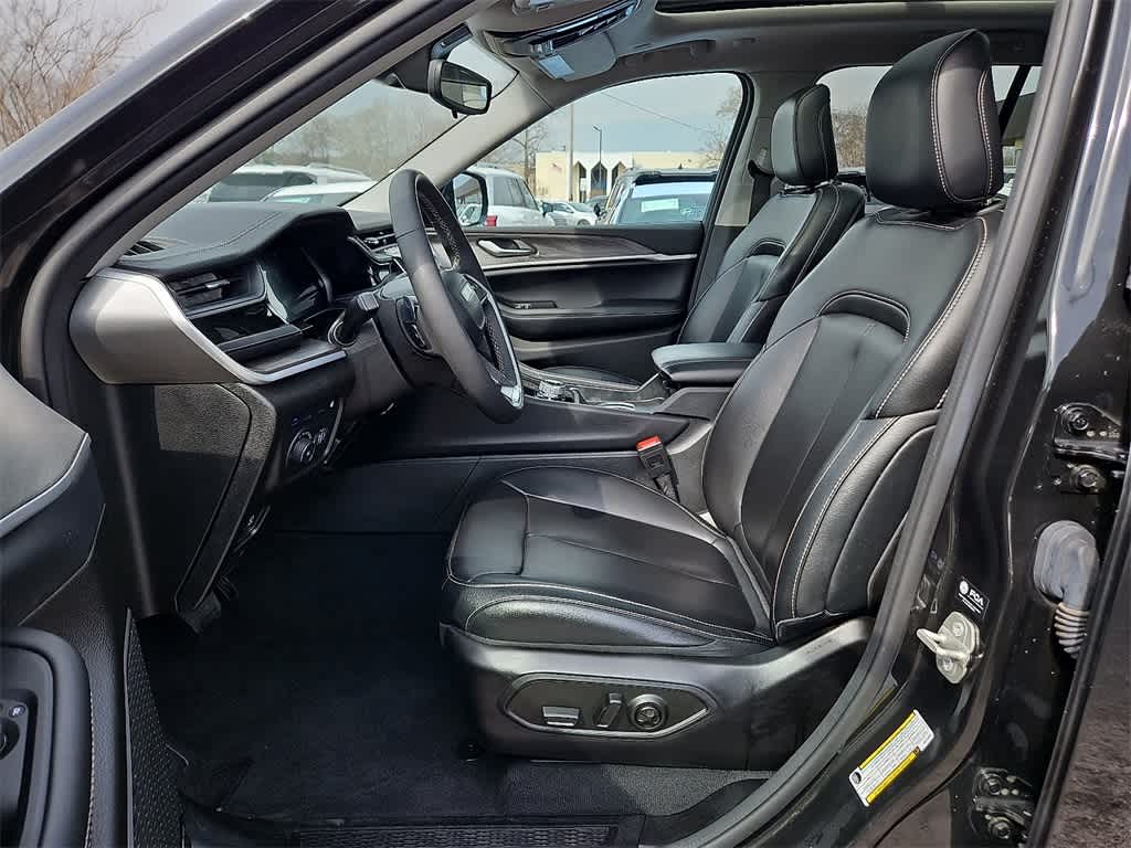 Thumbnail: 2024 Jeep Grand Cherokee - 11