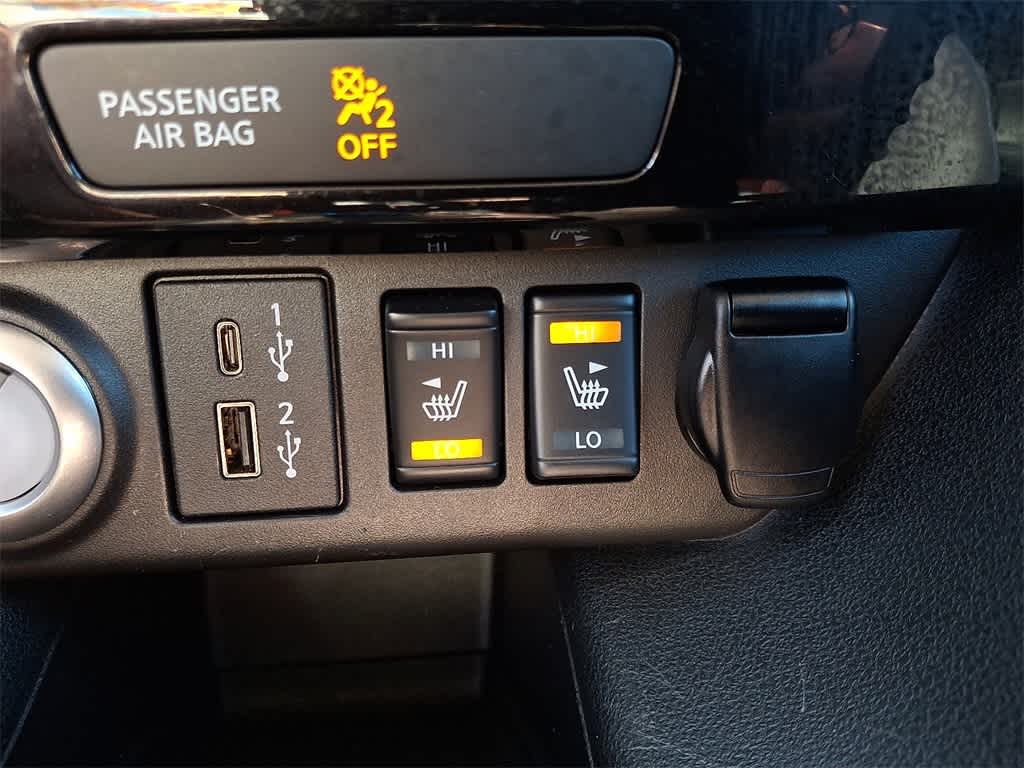 Thumbnail: 2022 Nissan Leaf - 24