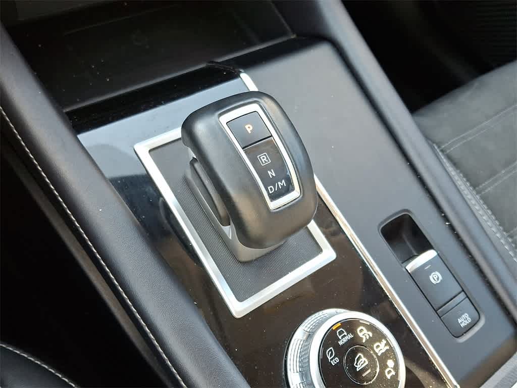 Thumbnail: 2024 Mitsubishi Outlander - 15