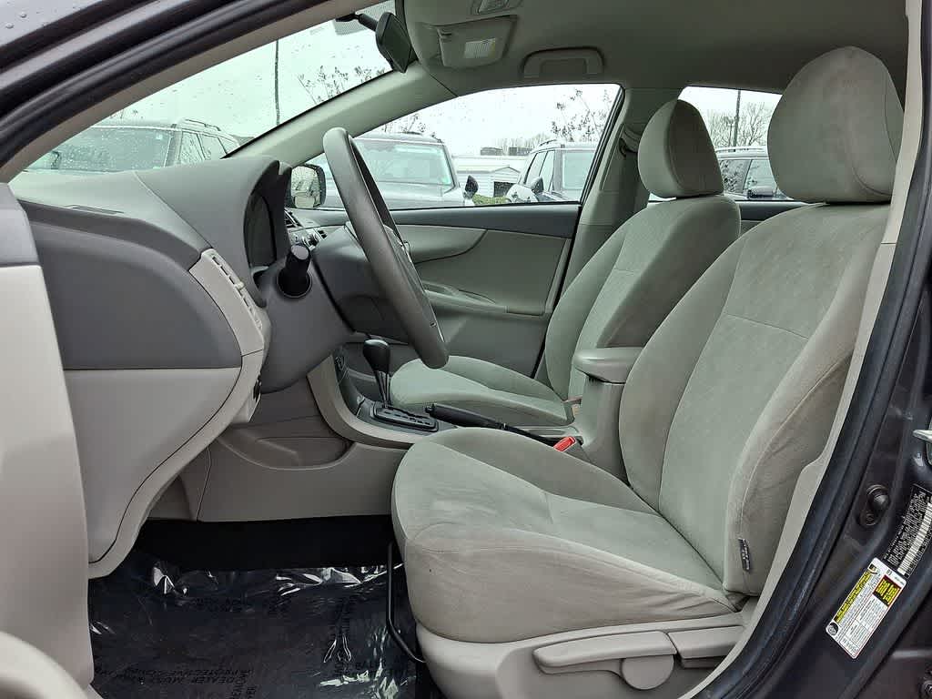 Thumbnail: 2010 Toyota Corolla - 16