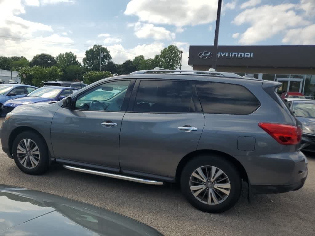 Thumbnail: 2020 Nissan Pathfinder - 8