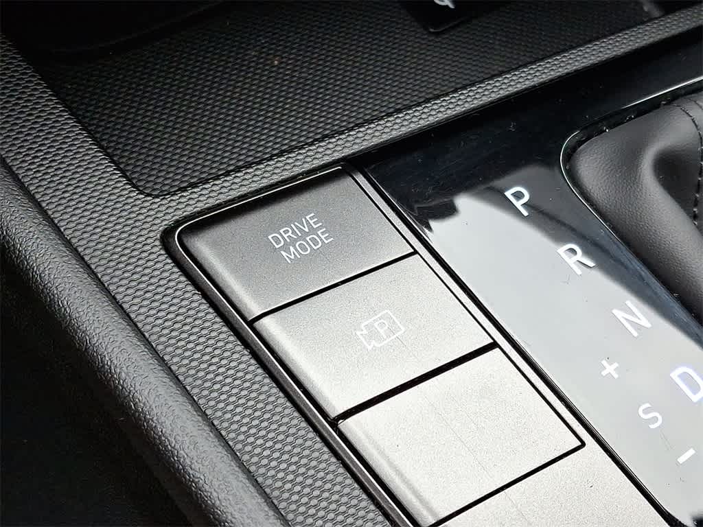 Thumbnail: 2025 Hyundai Elantra - 21