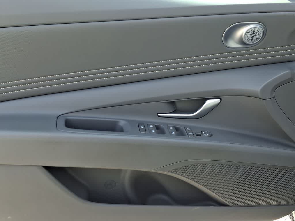 Thumbnail: 2025 Hyundai Elantra - 12