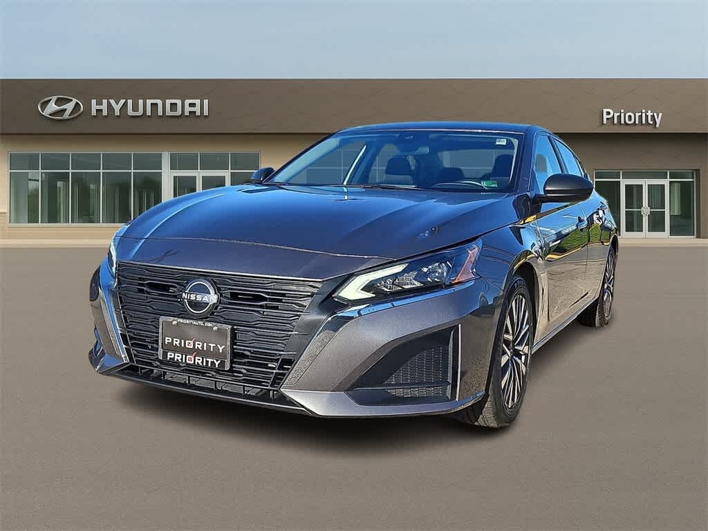 Used 2024 Nissan Altima 2.5 SV Sedan