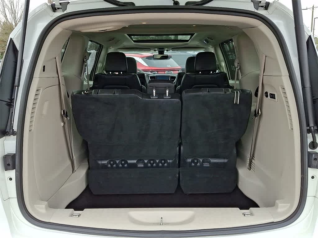 Thumbnail: 2018 Chrysler Pacifica - 31