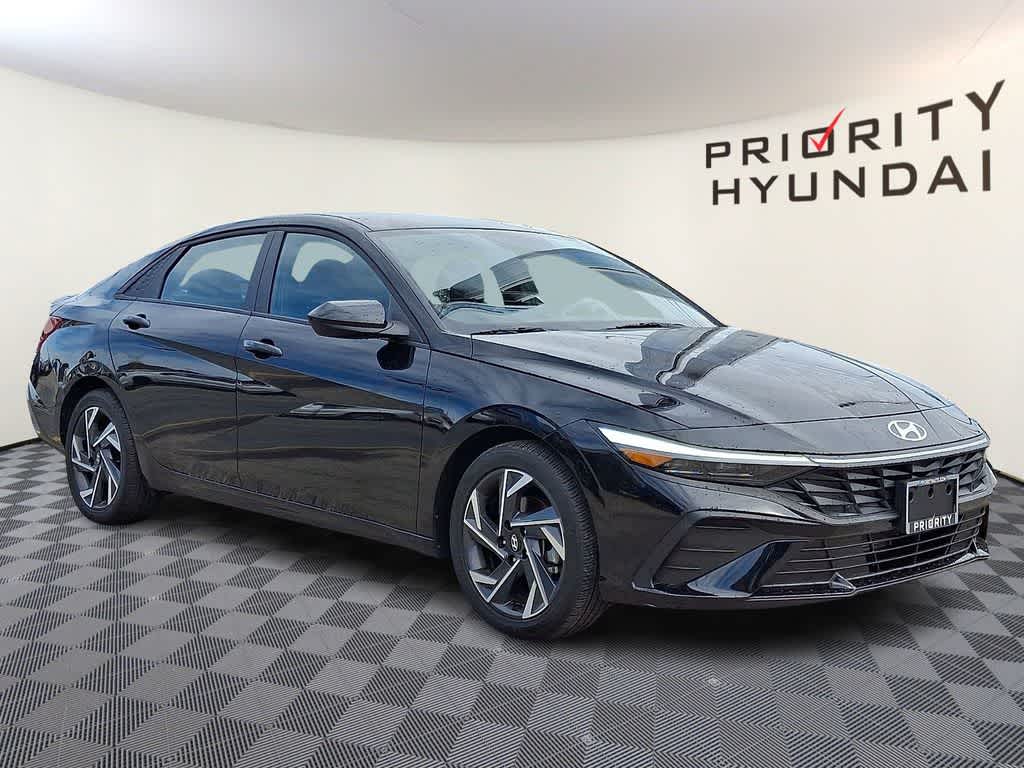 Thumbnail: 2025 Hyundai Elantra - 3