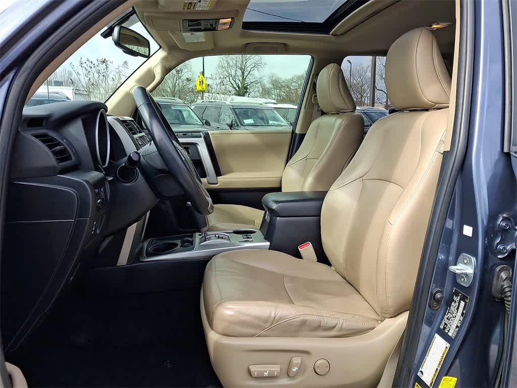 Thumbnail: 2013 Toyota 4Runner - 14