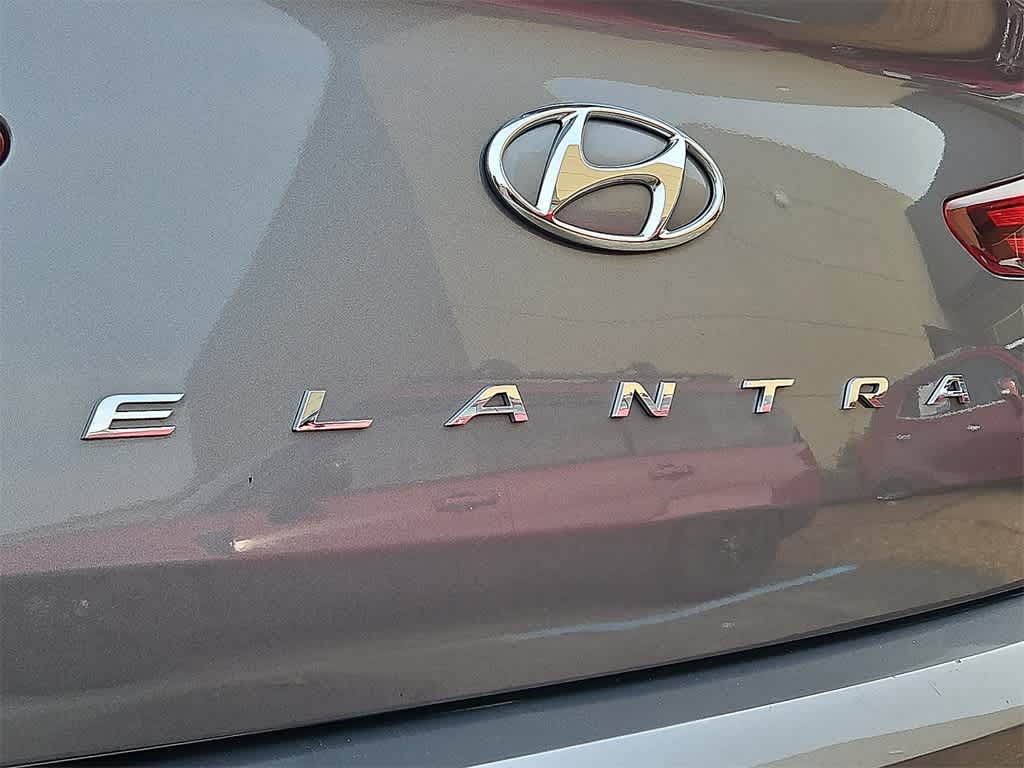 Thumbnail: 2019 Hyundai Elantra - 30