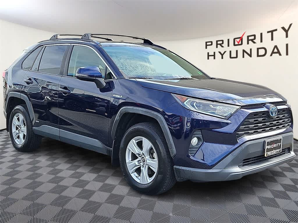 Thumbnail: 2019 Toyota RAV4 - 3