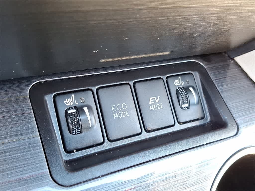 Thumbnail: 2014 Toyota Camry - 21