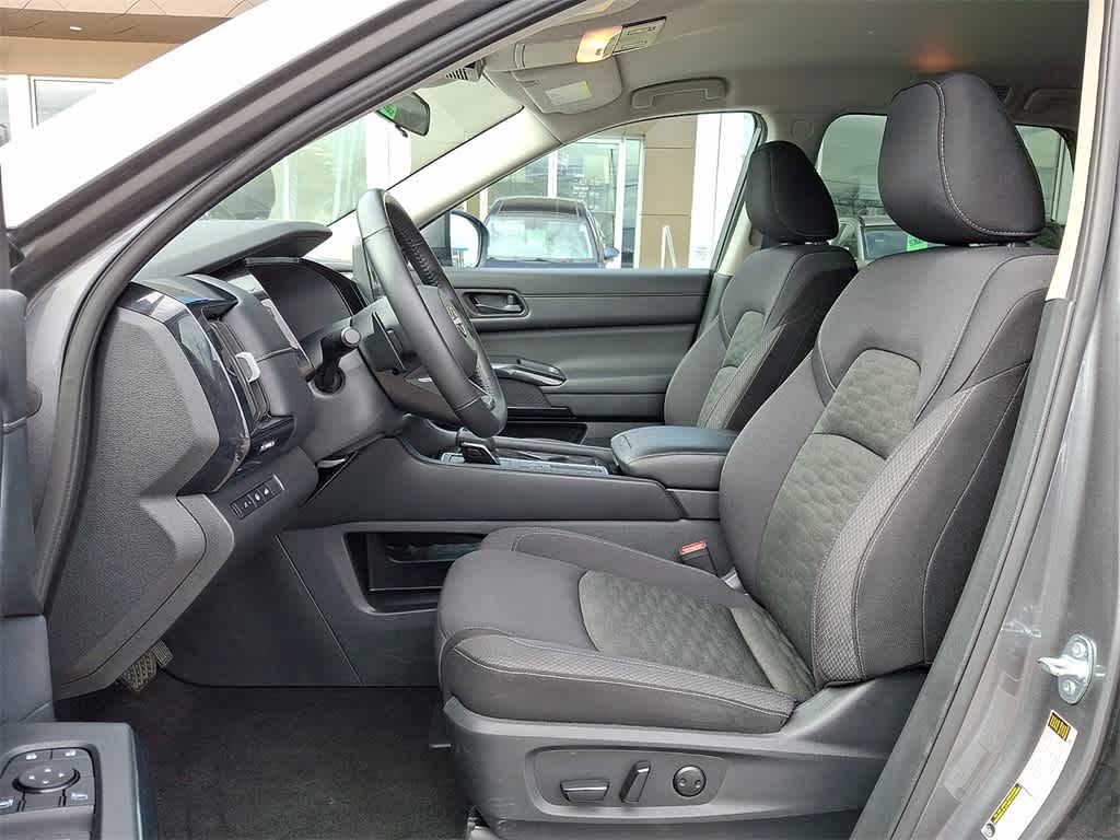 Thumbnail: 2025 Nissan Pathfinder - 14