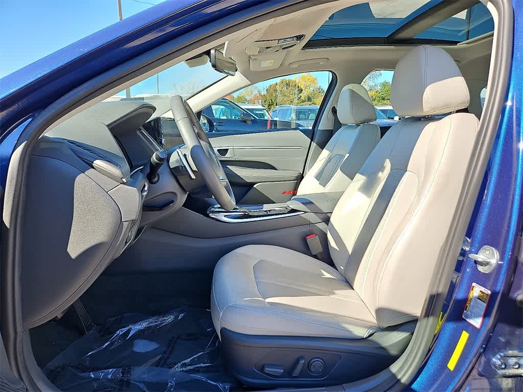 Thumbnail: 2022 Hyundai Sonata - 13