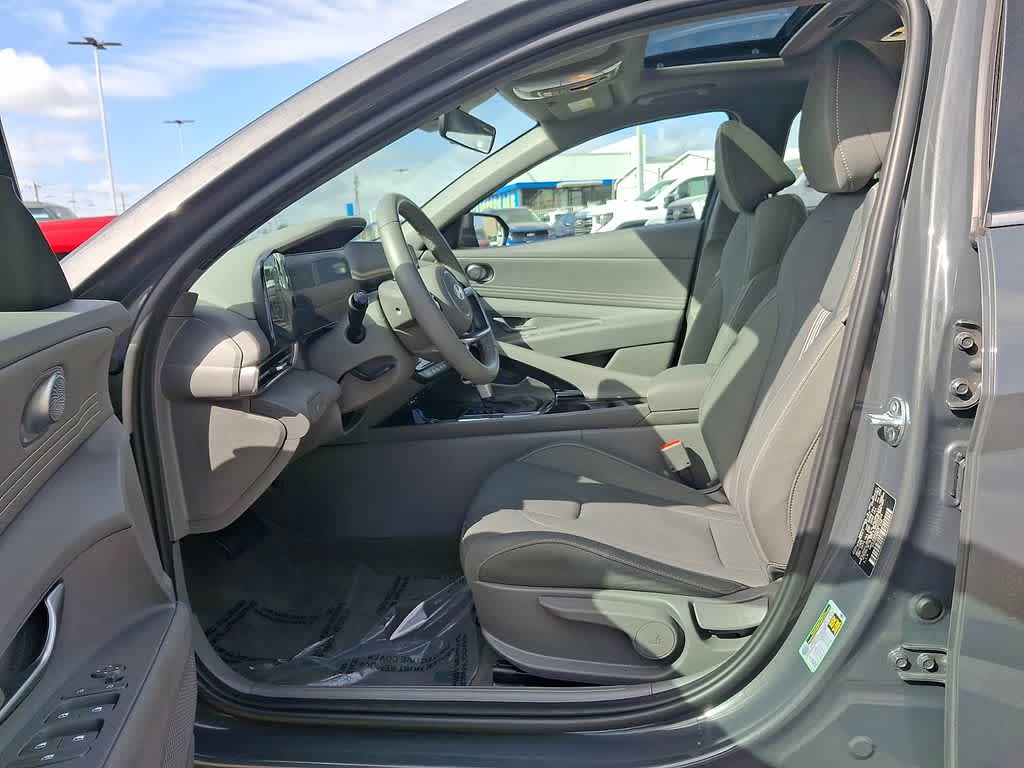 Thumbnail: 2025 Hyundai Elantra - 13