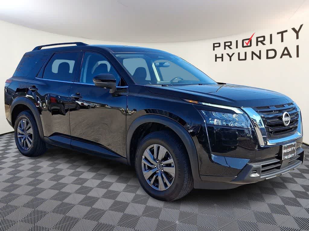 Thumbnail: 2024 Nissan Pathfinder - 3