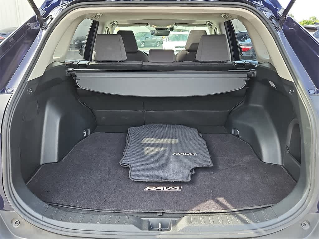 Thumbnail: 2019 Toyota RAV4 - 31