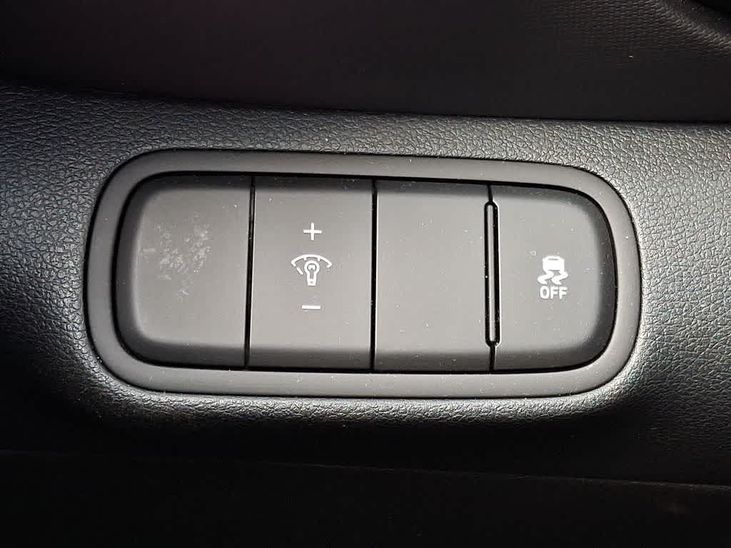 Thumbnail: 2024 Hyundai Venue - 23