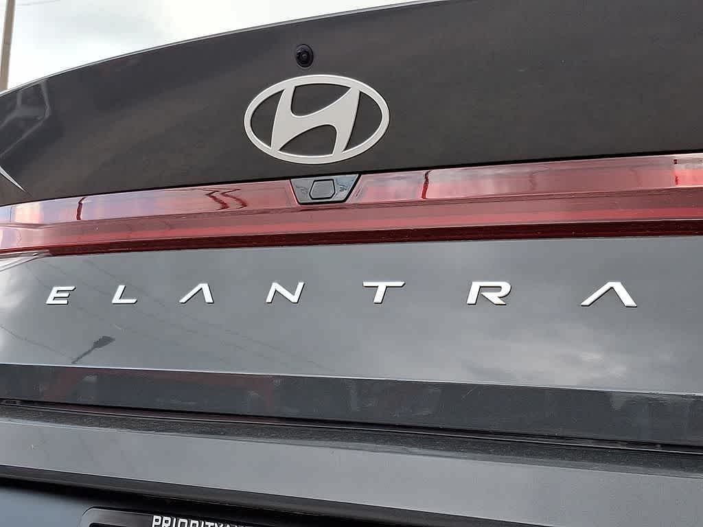 Thumbnail: 2025 Hyundai Elantra - 31