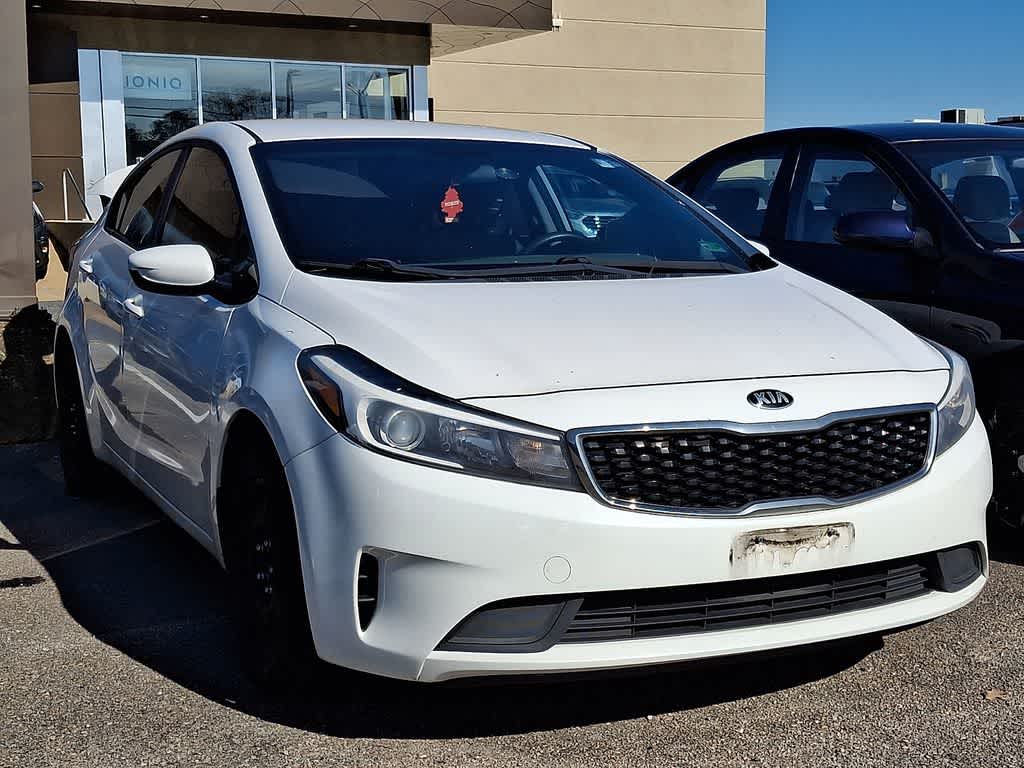 Thumbnail: 2017 Kia Forte - 3