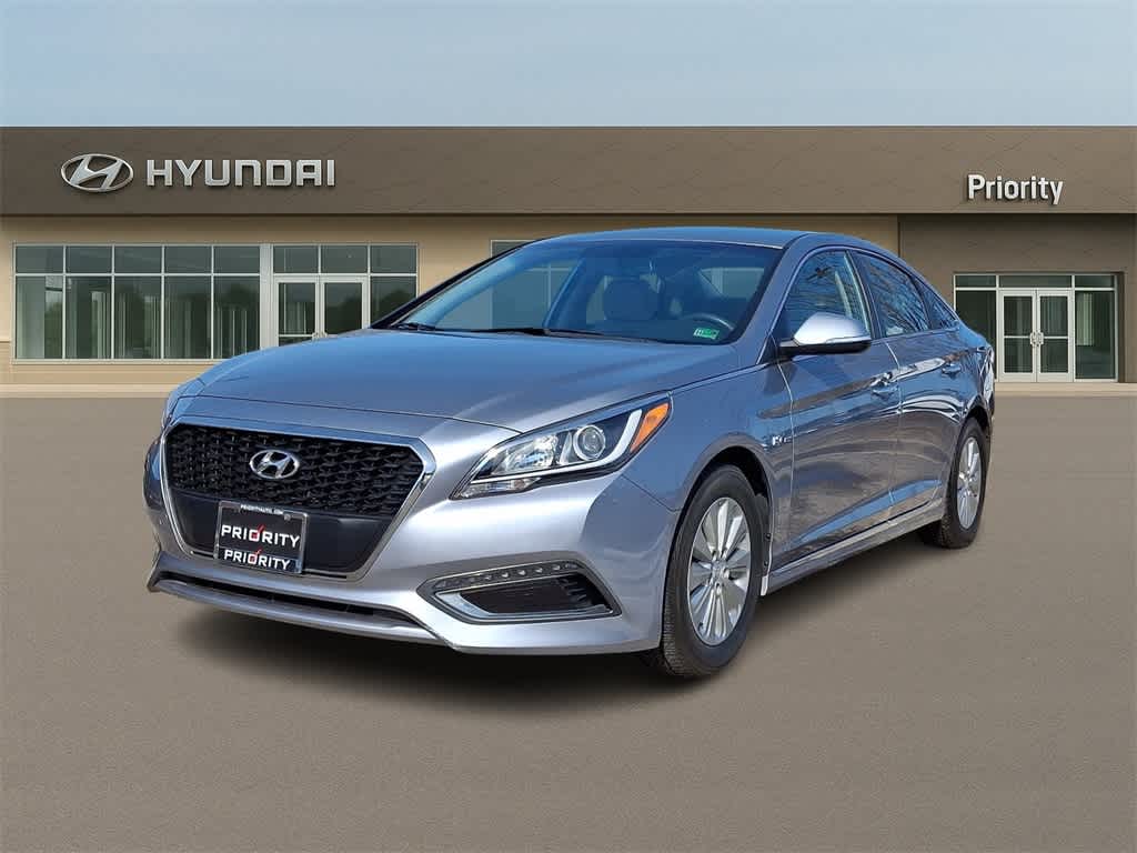 Thumbnail: 2016 Hyundai Sonata - 1