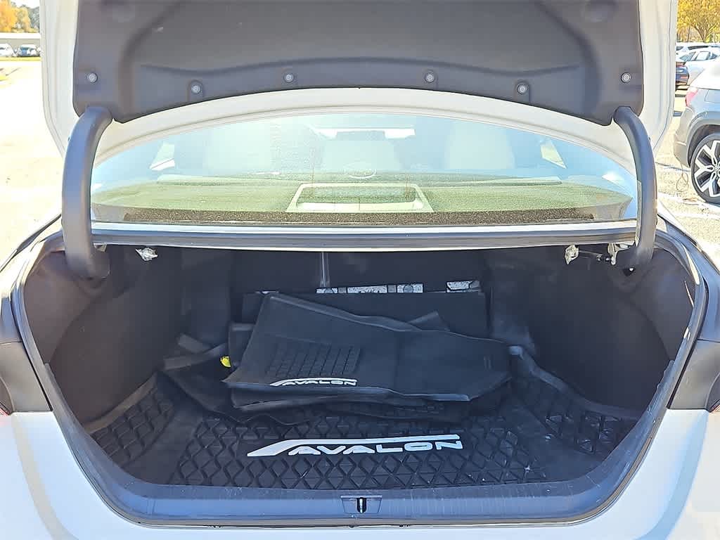 Thumbnail: 2020 Toyota Avalon - 32