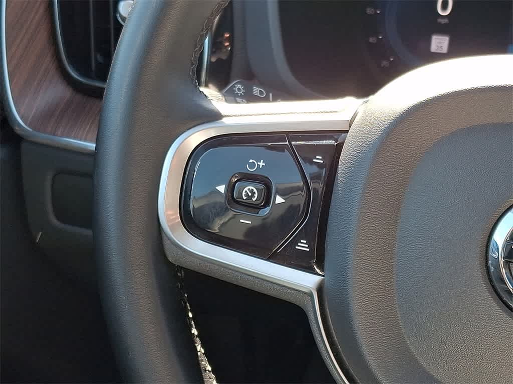 Thumbnail: 2024 Volvo XC60 - 21