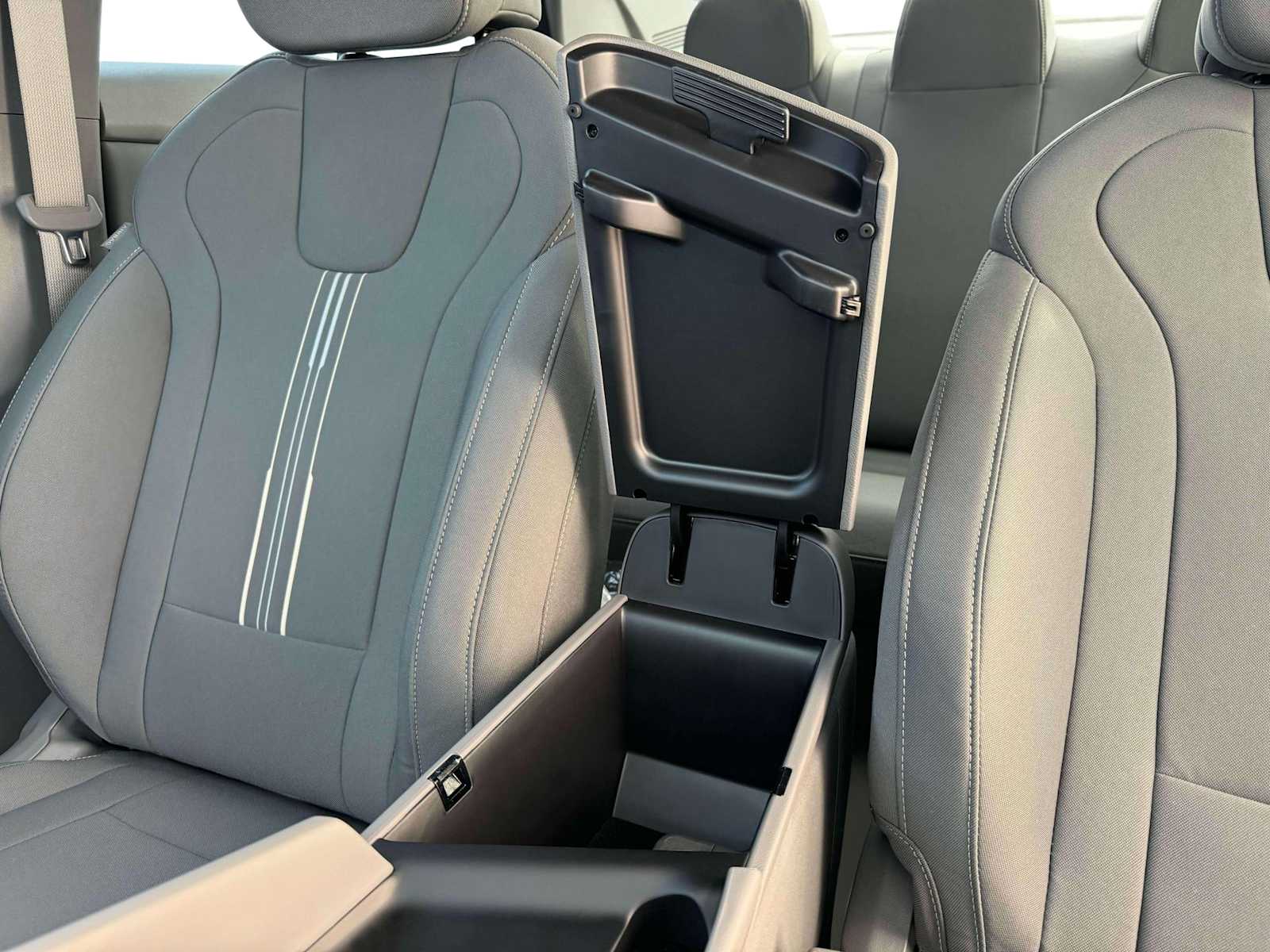 2025 Hyundai Elantra Sport 18
