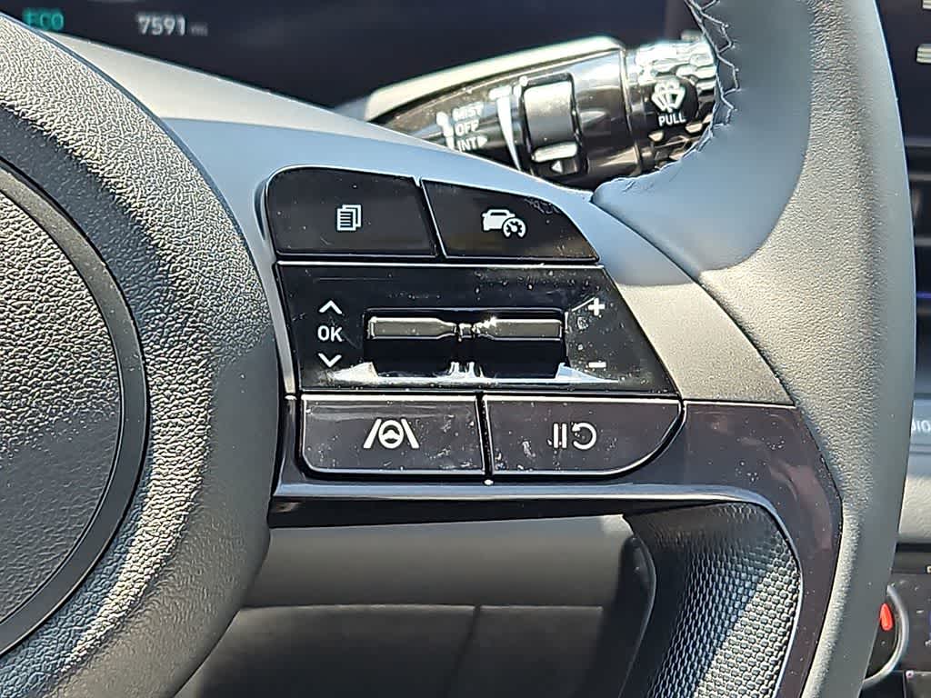 Thumbnail: 2025 Hyundai Elantra - 20