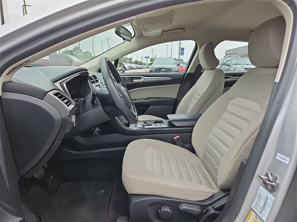 Thumbnail: 2017 Ford Fusion - 13