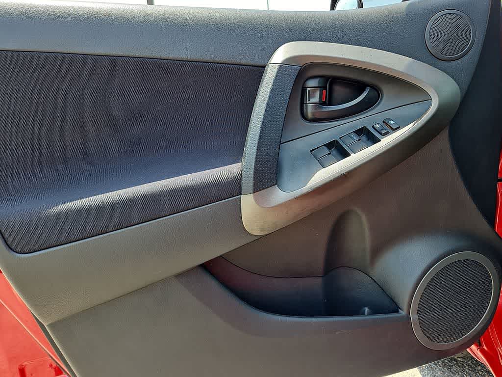 Thumbnail: 2010 Toyota RAV4 - 11