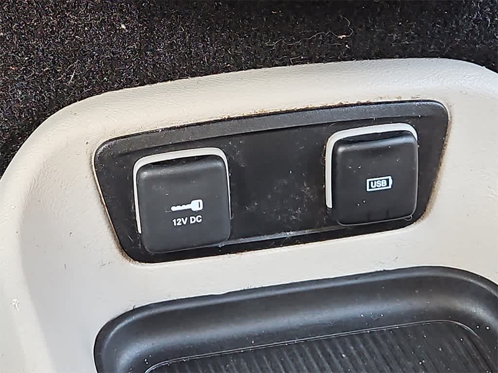 Thumbnail: 2017 Chrysler Pacifica - 24