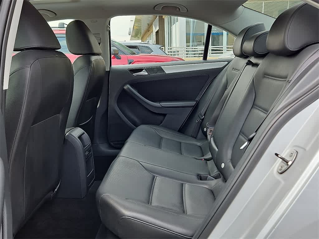 Thumbnail: 2014 Volkswagen Jetta - 10