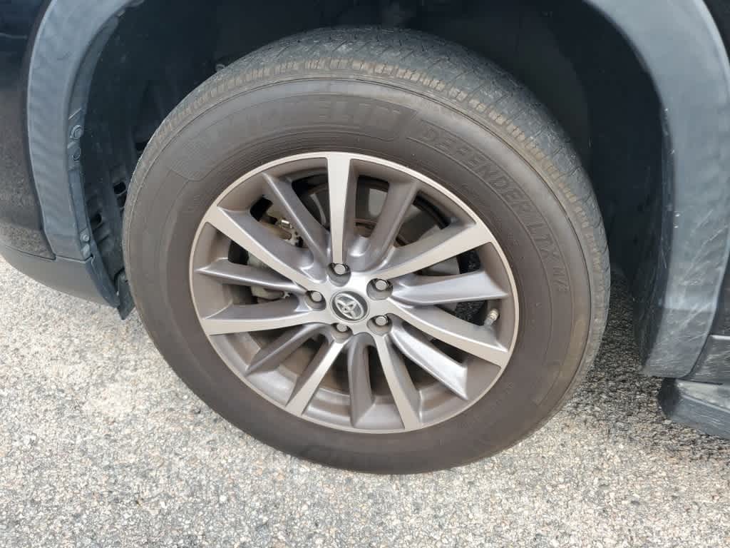 Thumbnail: 2019 Toyota Highlander - 9