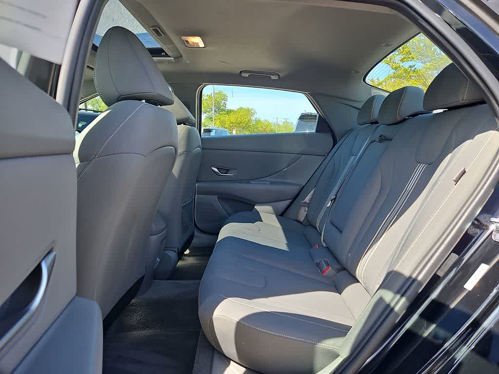 Thumbnail: 2025 Hyundai Elantra - 9