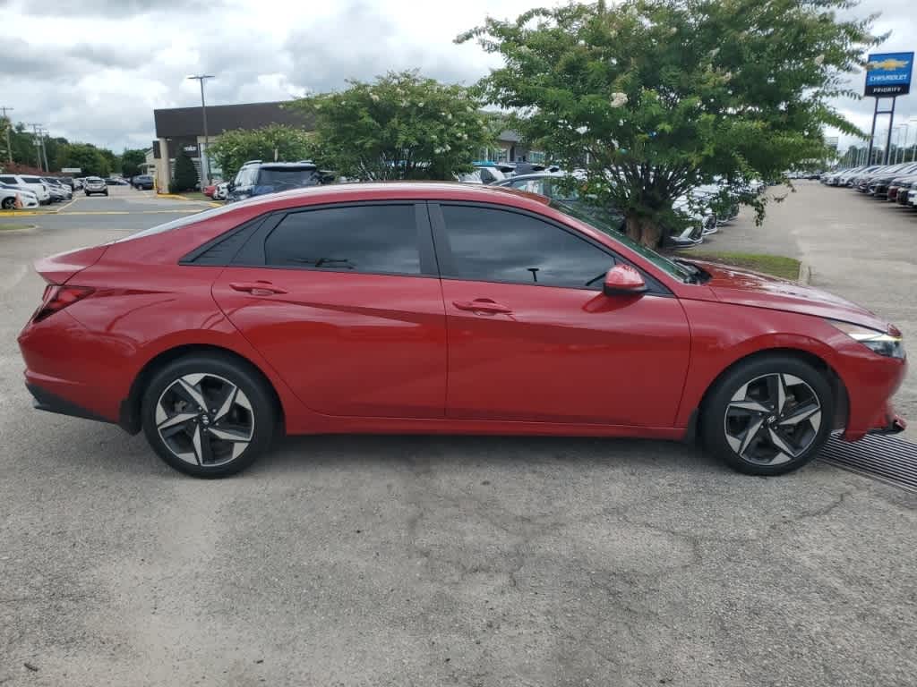 Thumbnail: 2023 Hyundai Elantra - 4