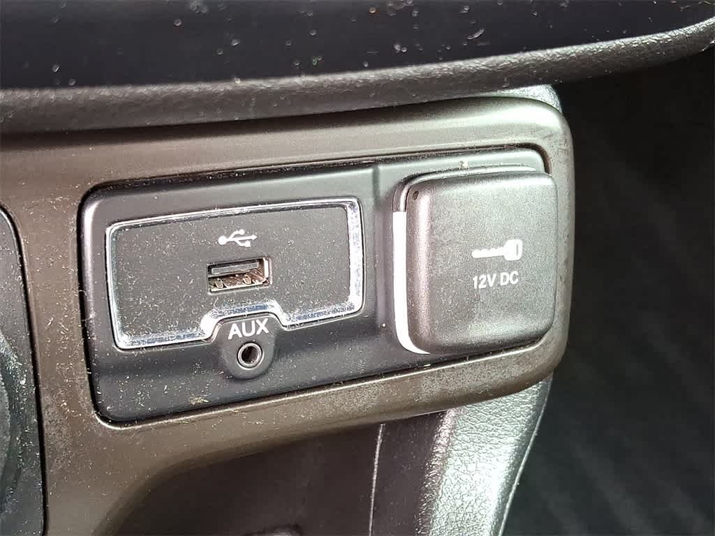 Thumbnail: 2020 Jeep Renegade - 26